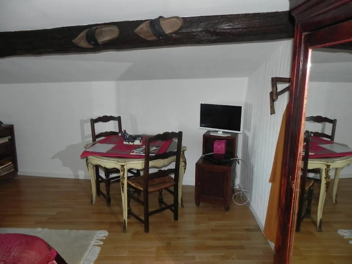 Ferme Des Entremains Hotel Mardore 0*,  France